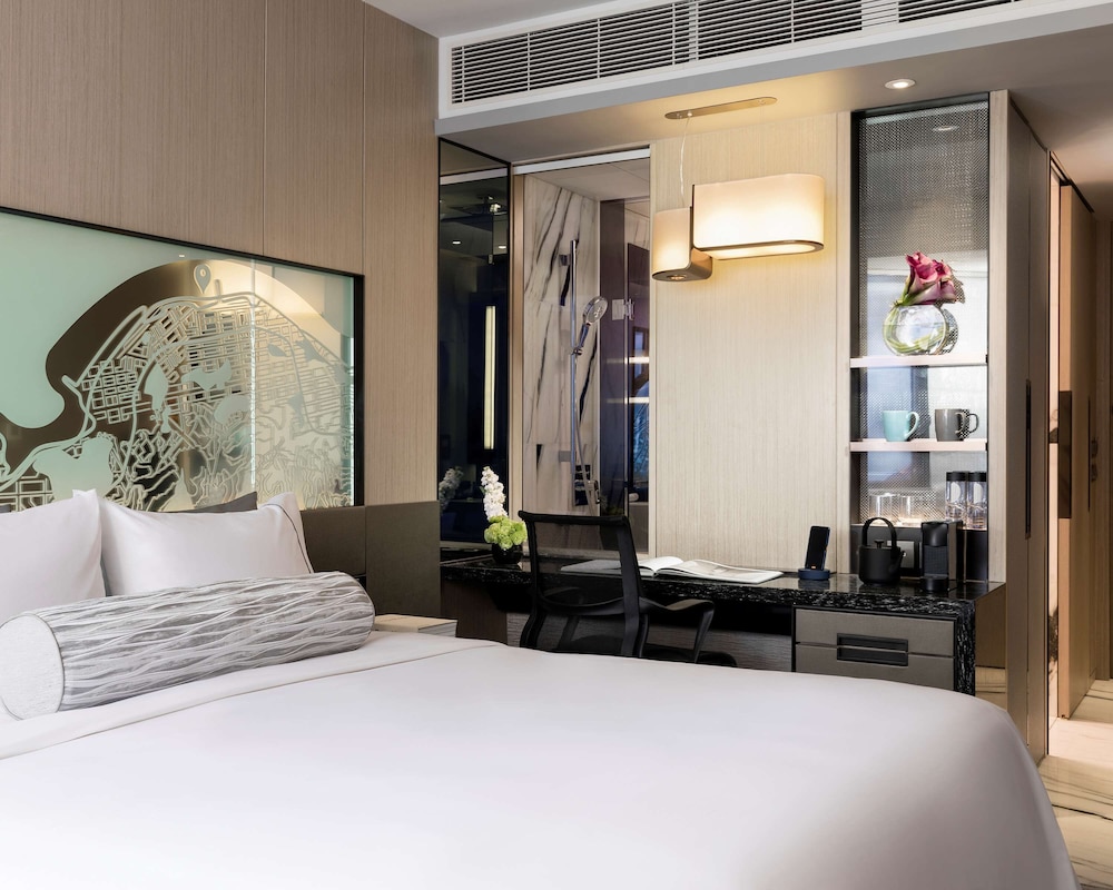 Hyatt Centric Victoria Harbour 15/70