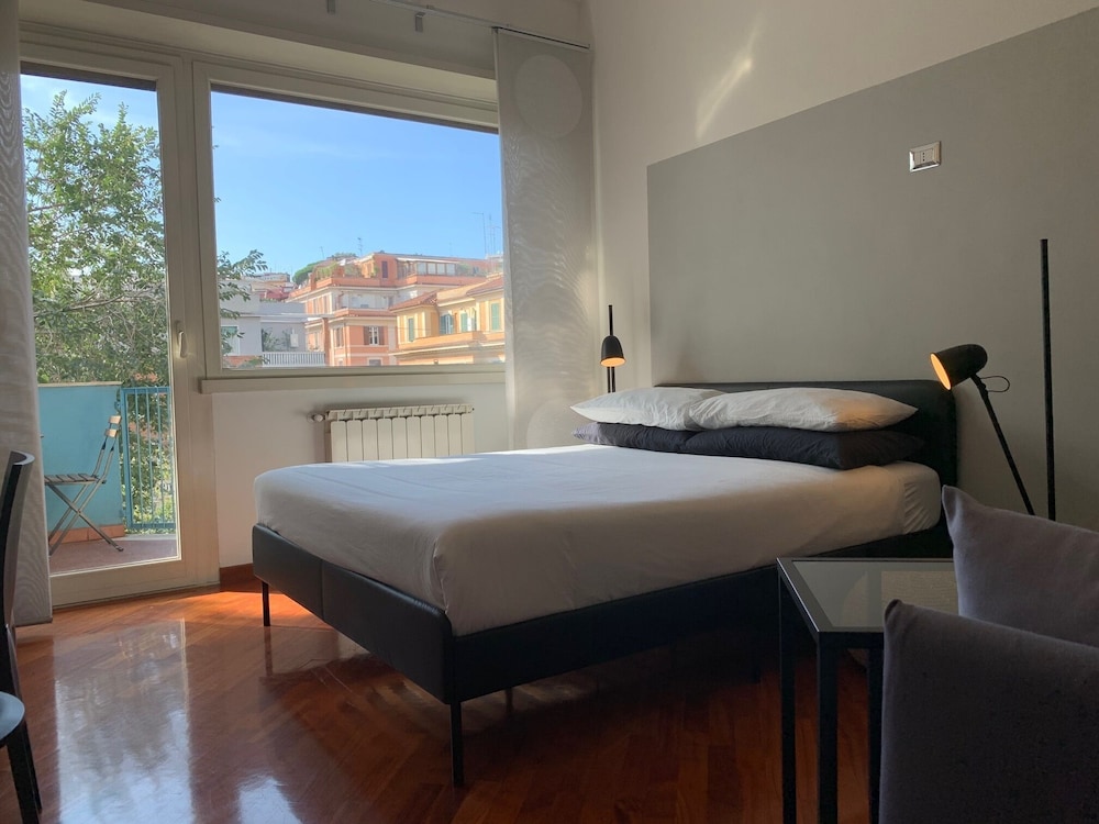 DELUXE, DOUBLE BED, BALCONY
