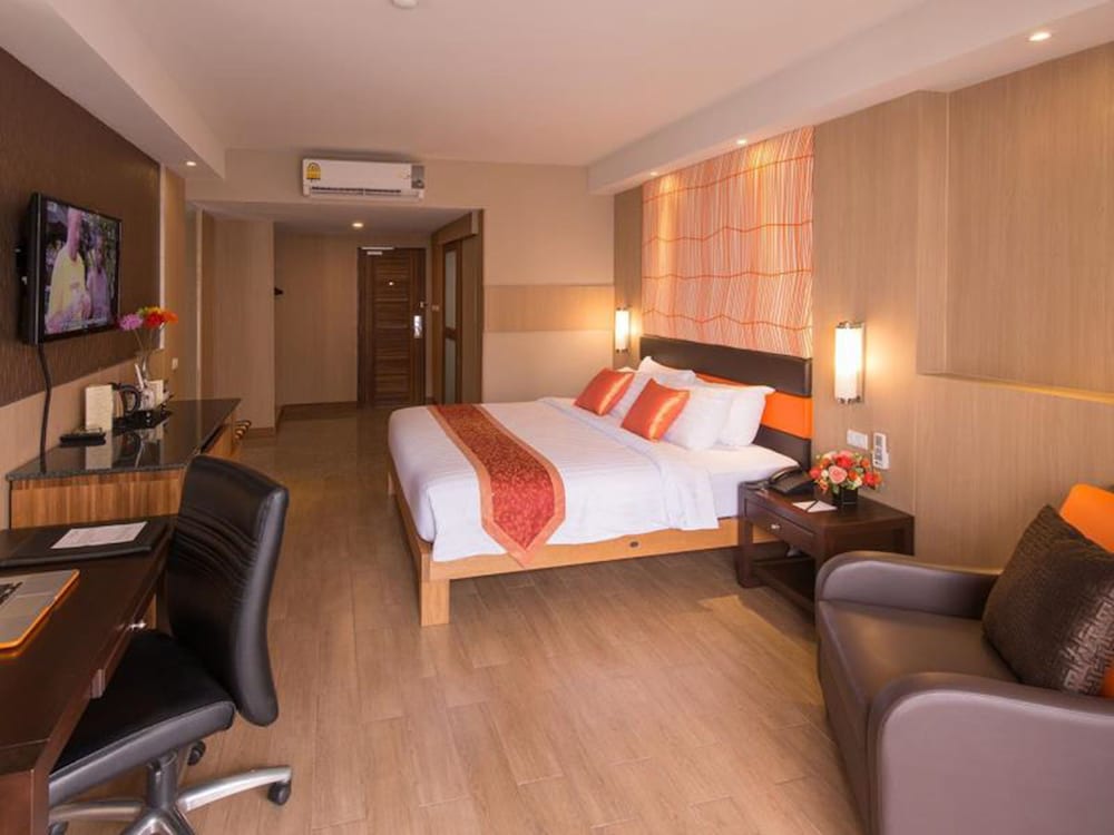 DYNASTY GRANDE HOTEL 20/45