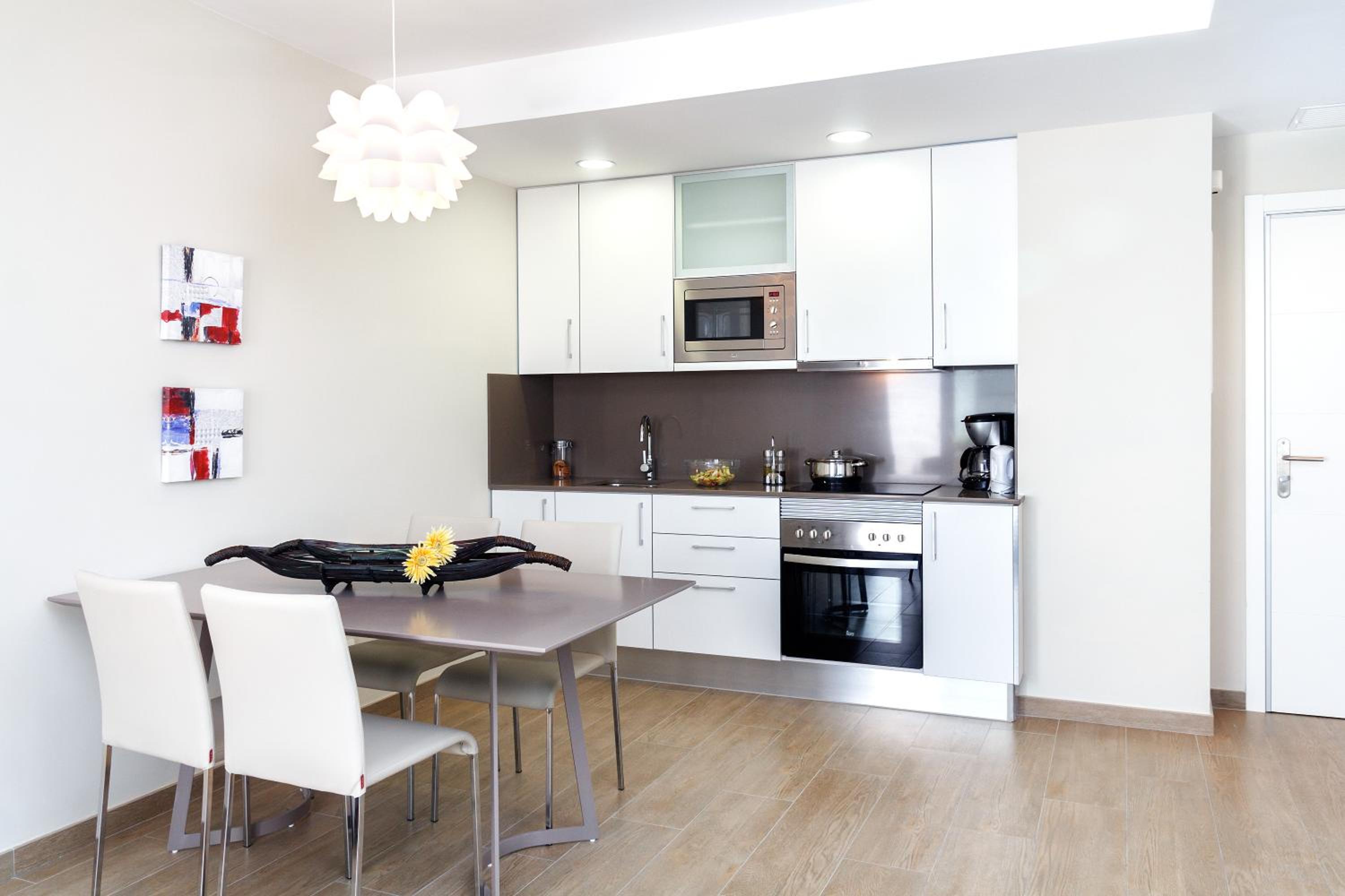 Feelathome Plaza Apartments 6/51