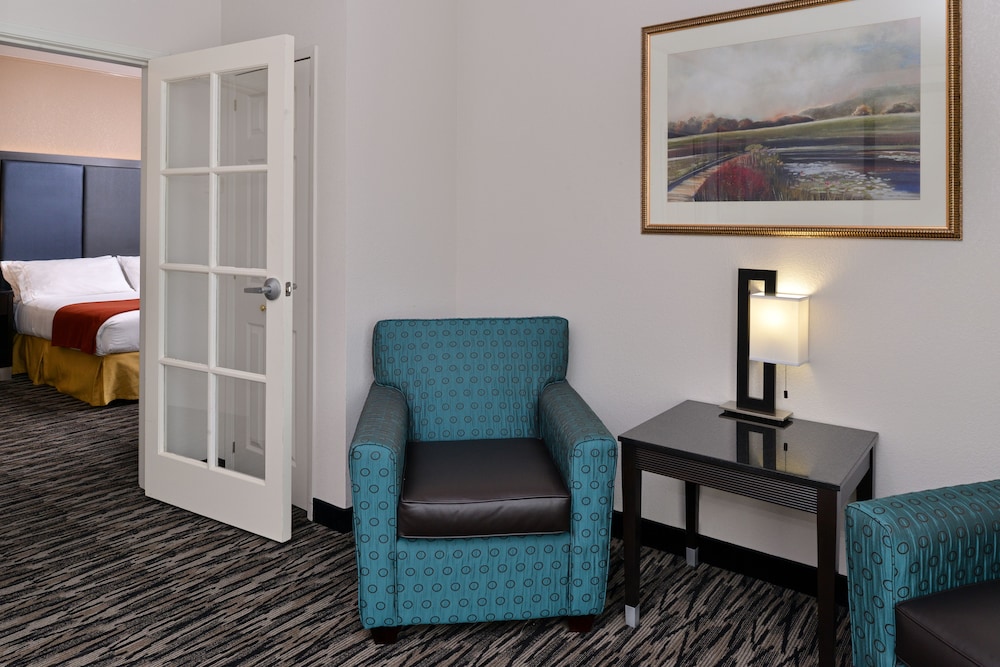 Holiday Inn Express and Suites Tacoma South Lakewood, an IHG Hotel 39/64