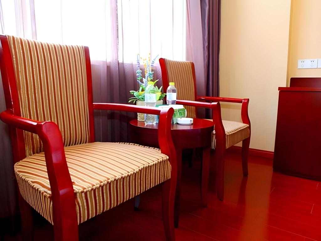 Greentree Inn Zhenjiang Science And Technology University Youth Square Express Hotel 37/41