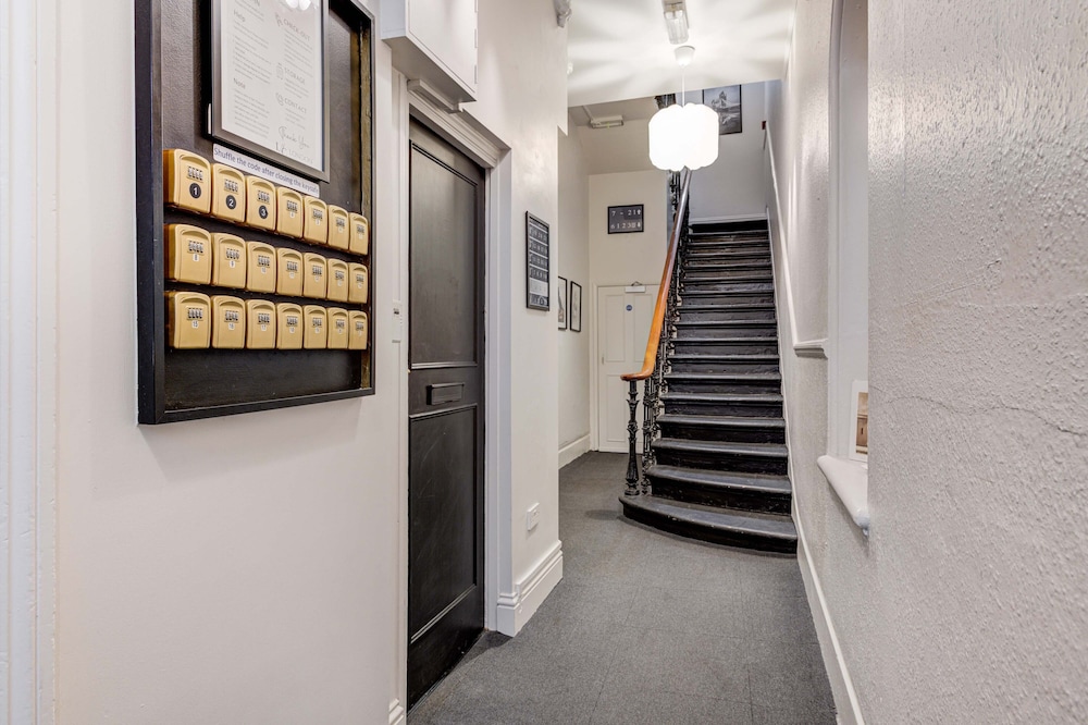 Valet Apartments Kensington Gardens 24/52