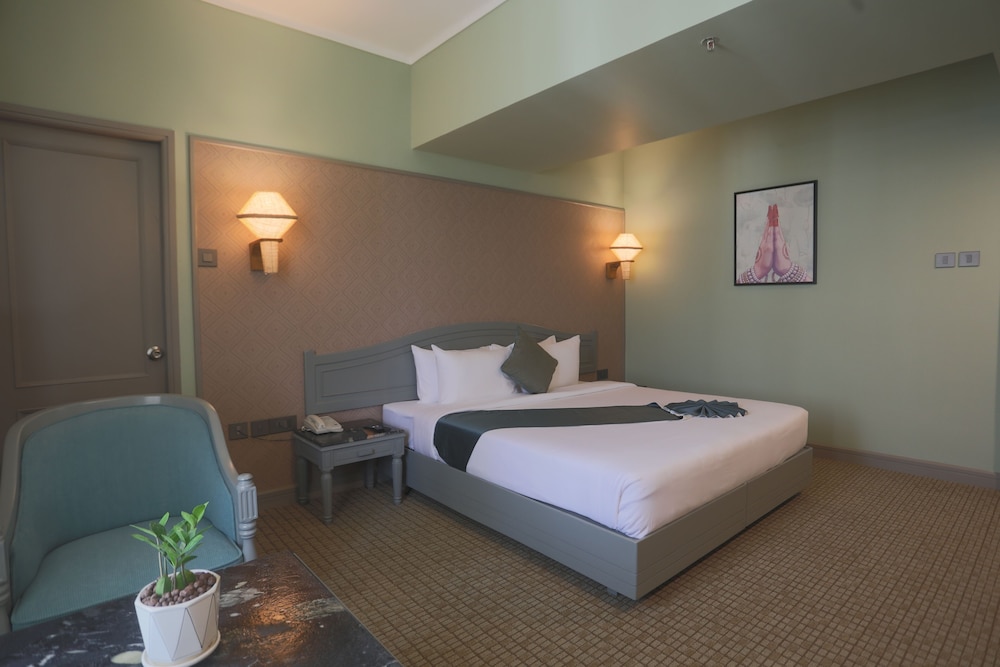 غرفة سوبيريور بسرير كينج، THE INTERNATIONAL HOTEL 3/3