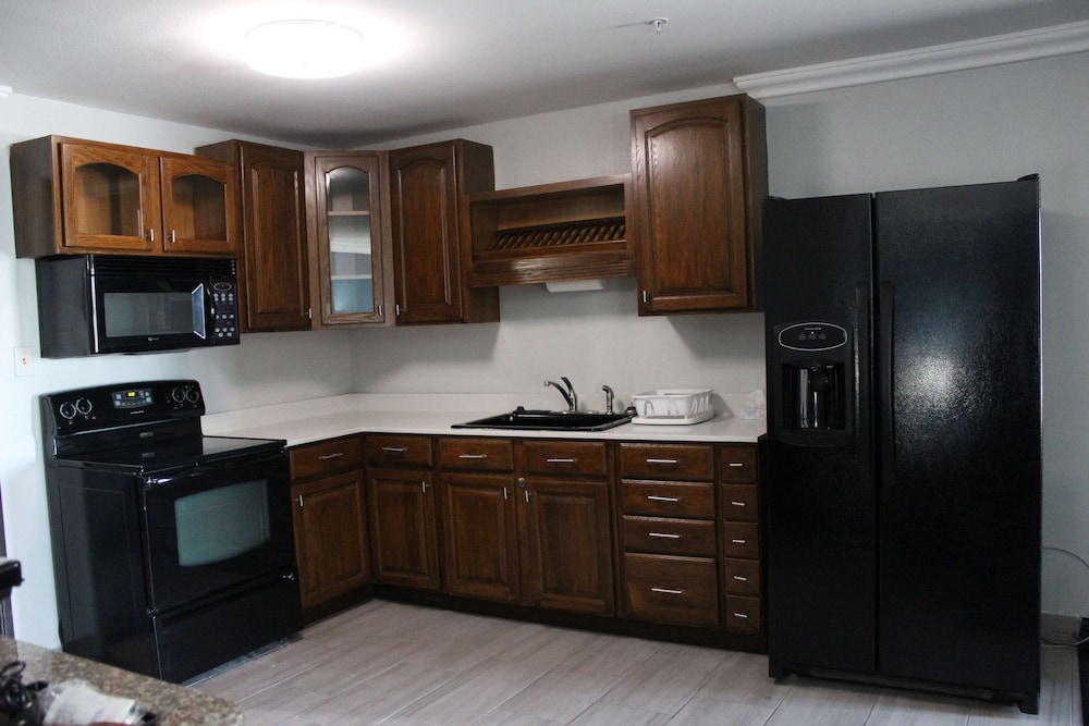 Best Western Medical Center North Inn and Suites Near Six Flags 7/37