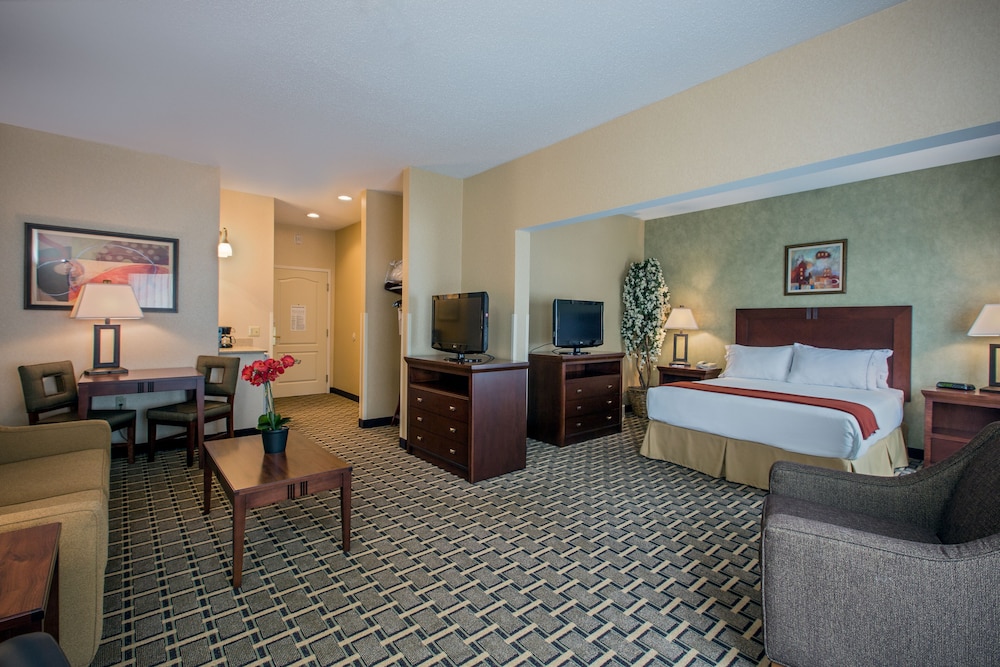 Holiday Inn Express Hotel Suites Youngstown N Warren Niles 16/79