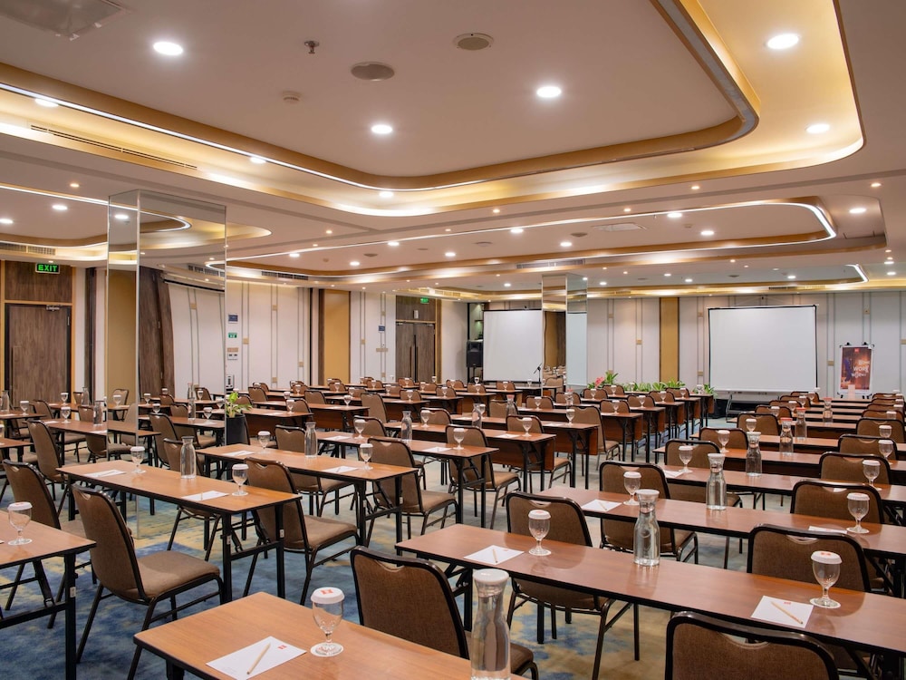 Ibis Bandung Pasteur 54/57