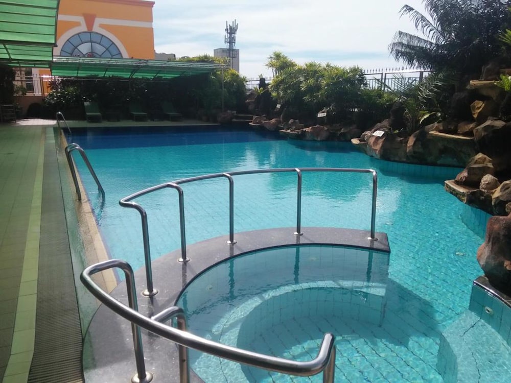 Grand Palace Hotel 29/39