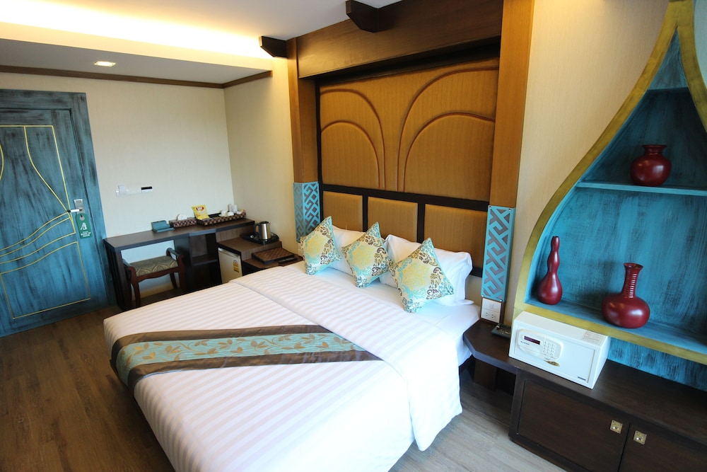 Phi Phi Nice Beach Hotel Hip 24/73