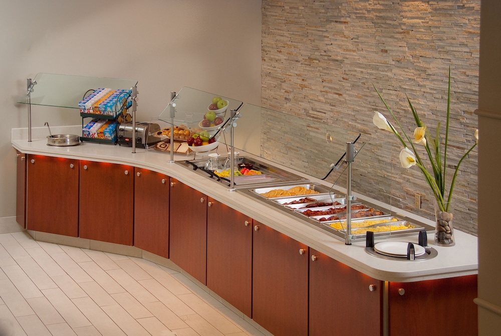 Holiday Inn Arlington at Ballston, an IHG Hotel 7/50