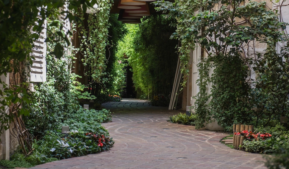 Les Patios Du Marais 72/81