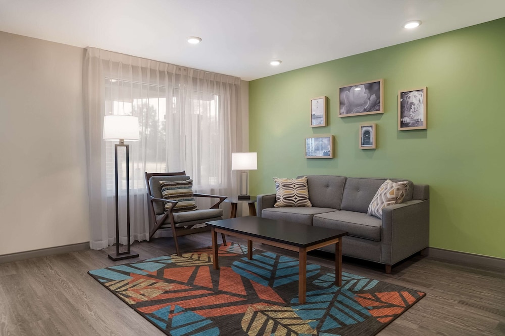 Woodspring Suites Detroit Sterling Heights 18/32