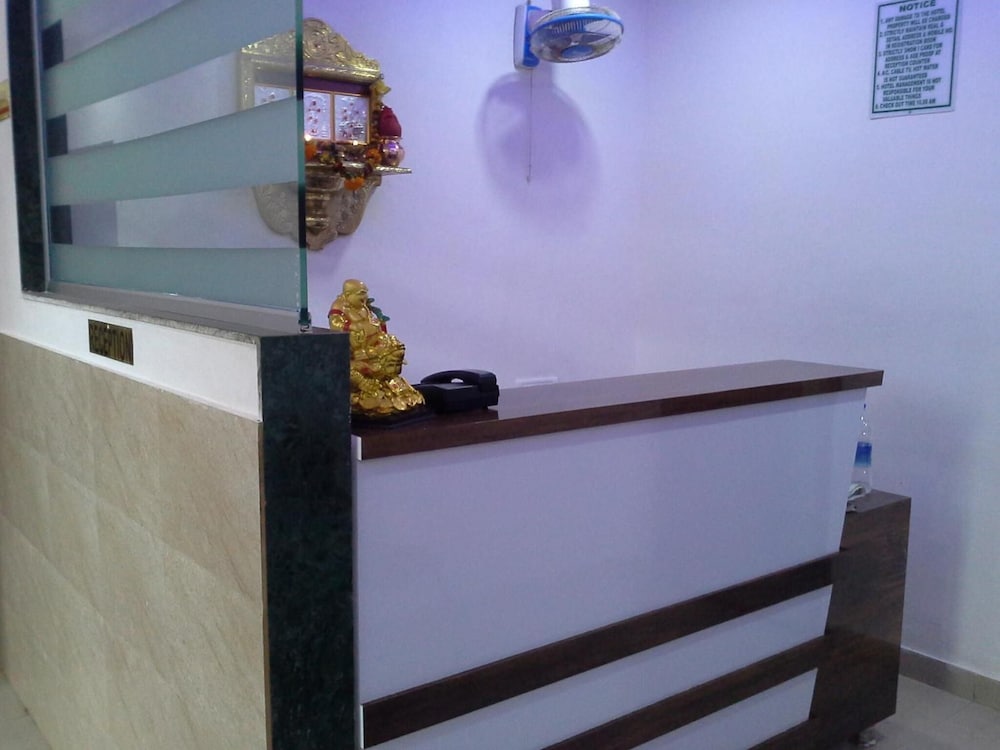 Hotel Galaxy's Vaibhav 8/40