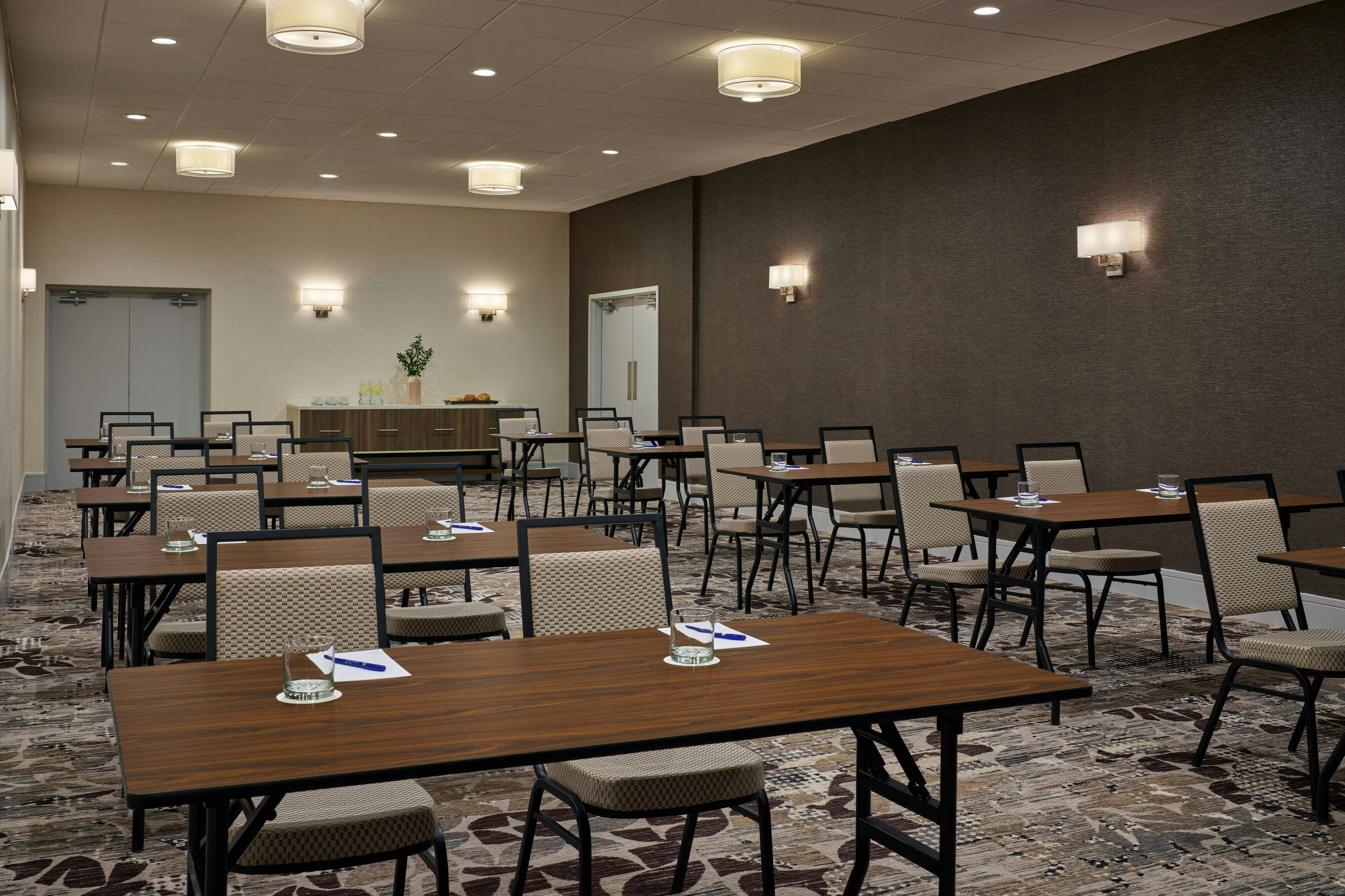 Delta Hotels by Marriott Chicago Willowbrook 30/35