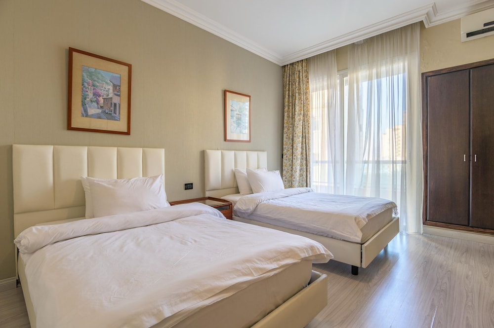 Lahoya Homes, Beirut 6/50