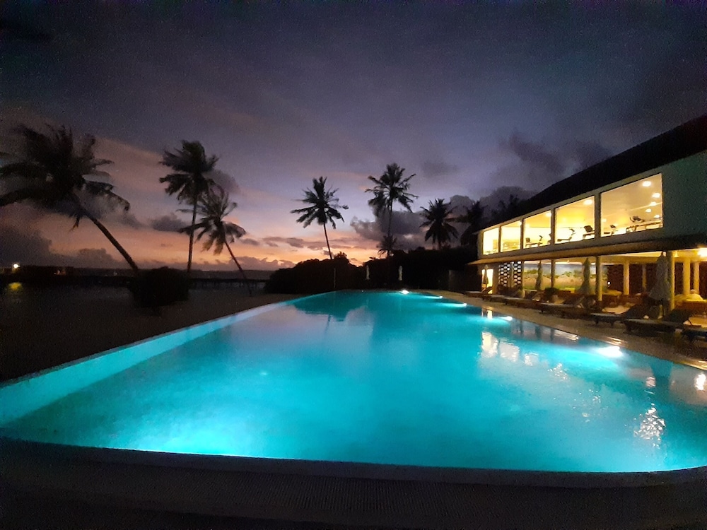 Reethi Faru Resort 5/114