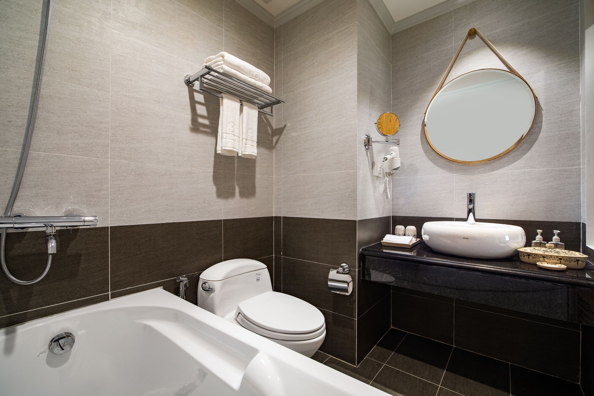 Suite, Double Bed, City View