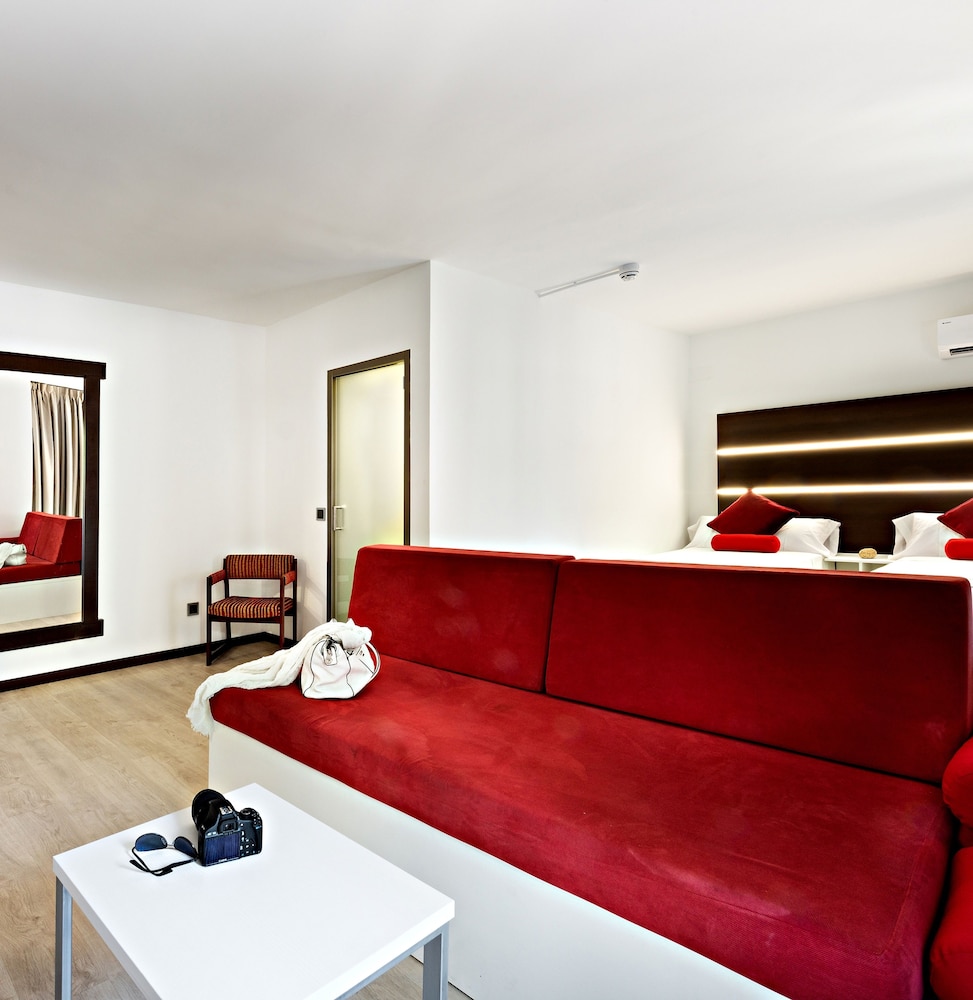 Roisa Hostal Boutique 47/77
