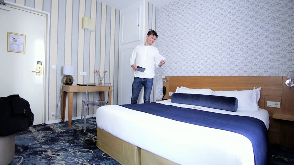 Hotel Romance Malesherbes By Patrick Hayat Formerly Romance Malesherbes 23/66