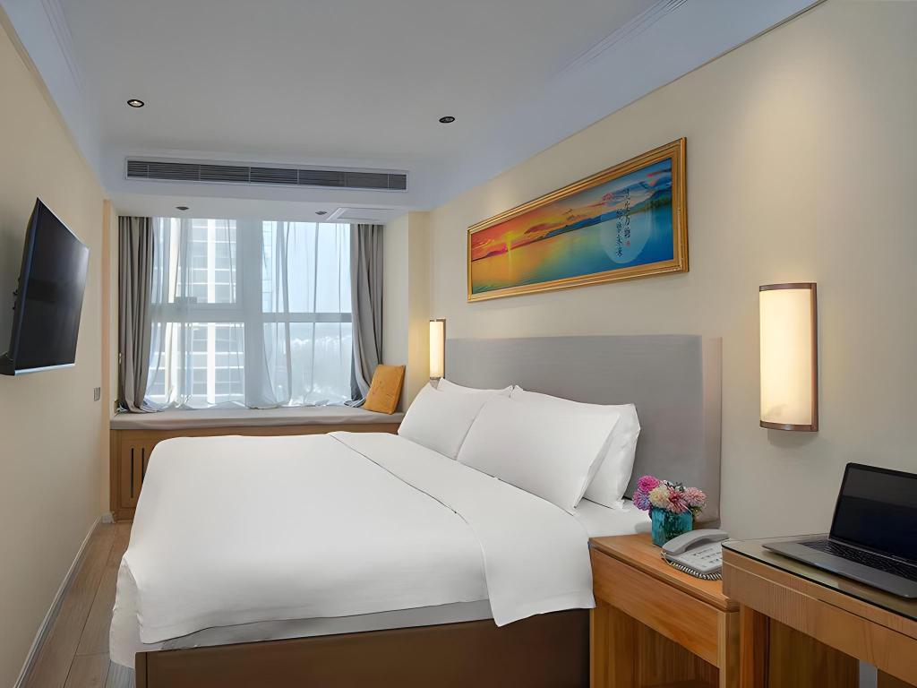 Vienna 3 Best Hotel (inan Changqing University Town) 9/17