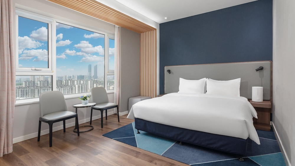 1 Bedroom, Suite, Single Bed, Holiday Inn Express Yinchuan Downtown 2/6
