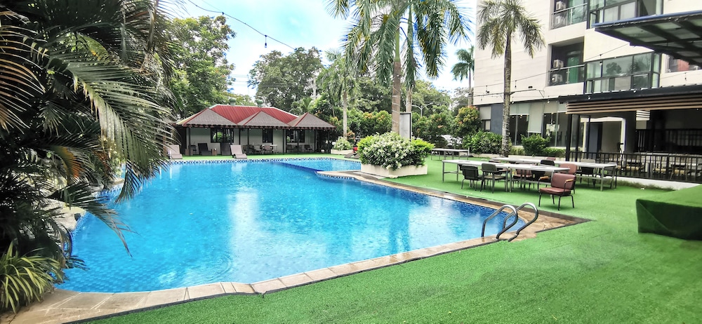 Sunday Hevea Hotel and Resort 49/55