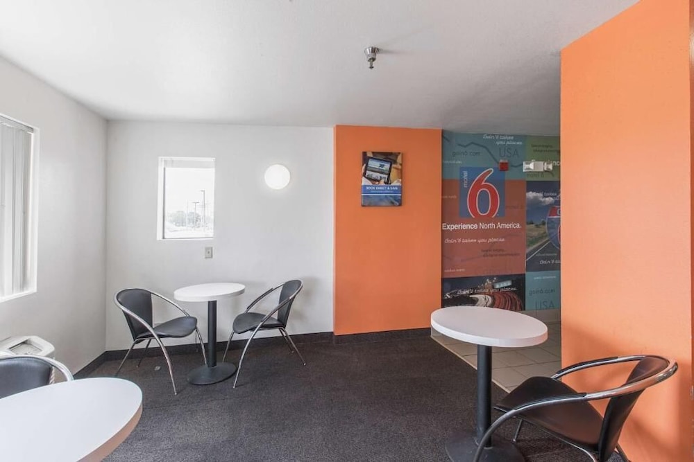 Motel6 Omaha, NE 41/55