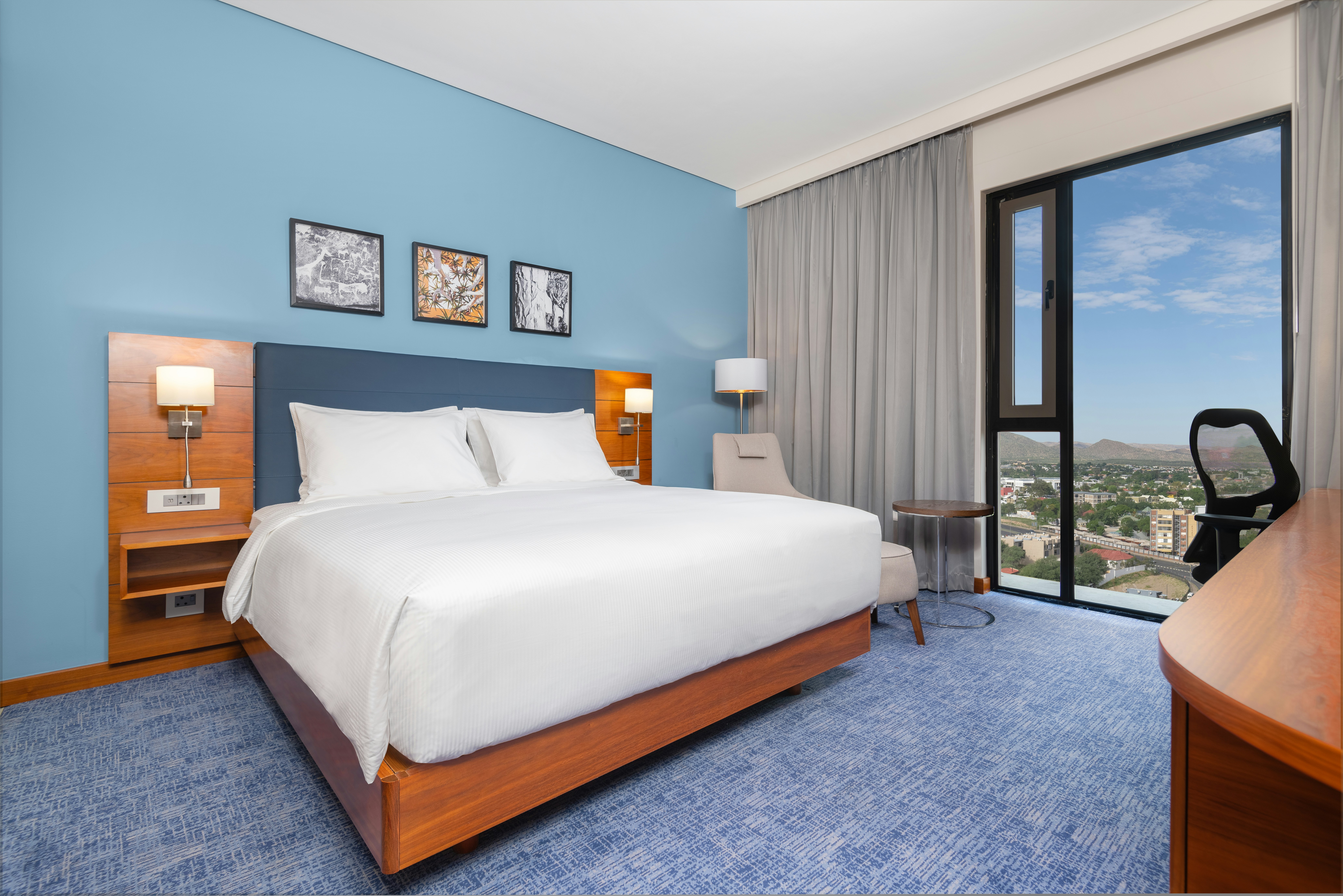 ROOM, KING BED