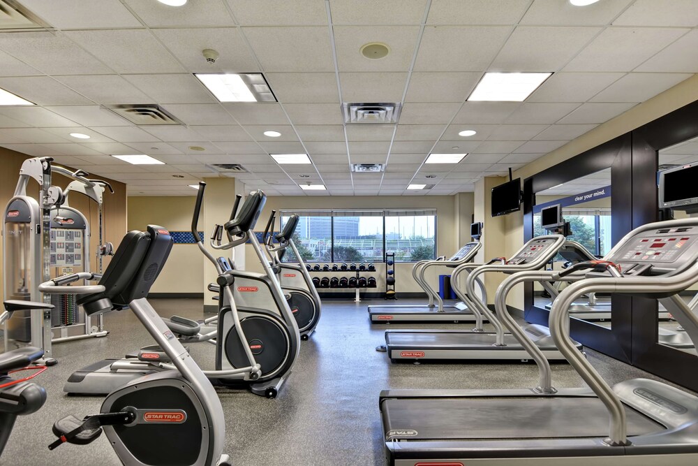 Hampton Inn Suites Newark Harrison Riverwalk 21/60