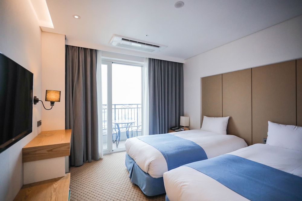 Hotel WhistleLark Jeju 24/67