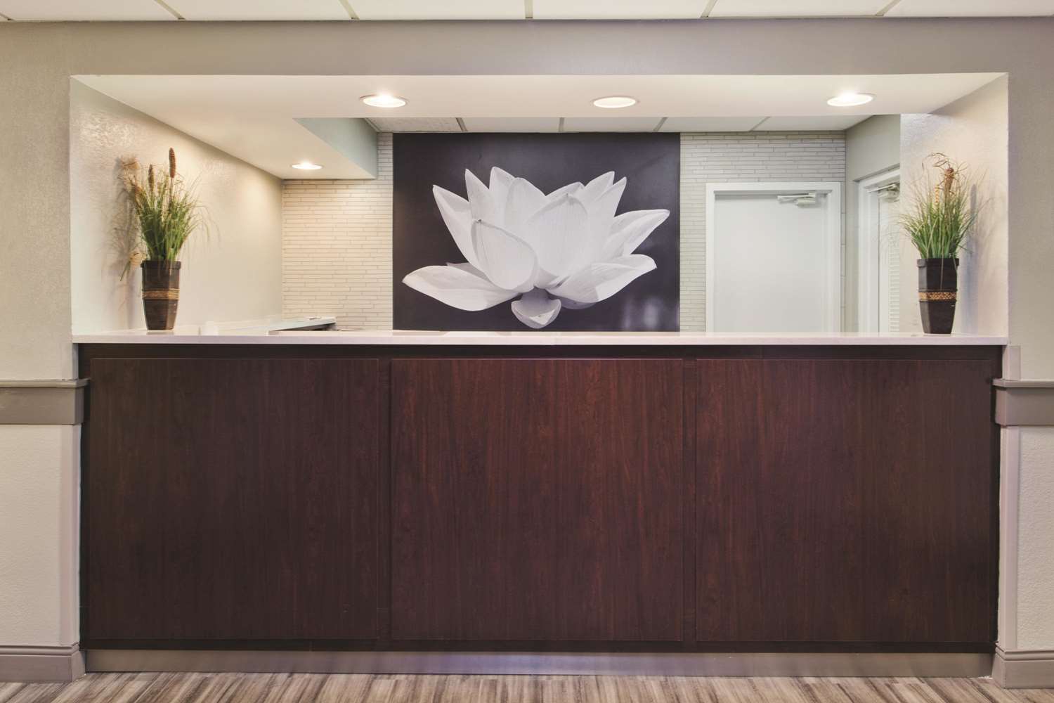 Lobby at La Quinta Inn & Suites by Wyndham Charleston Riverview, CHARLESTON - SC