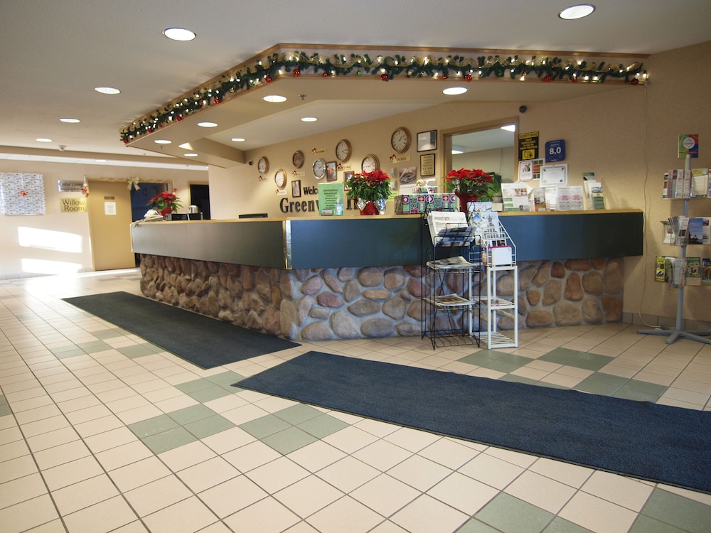 Travelodge by Wyndham Lacombe 9/54
