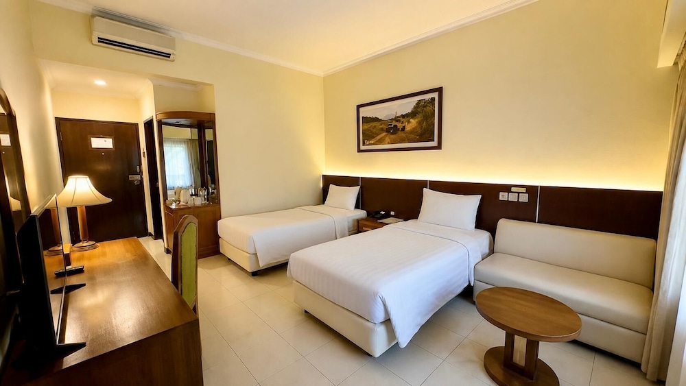 Grand Whiz Hotel Trawas Mojokerto 15/50