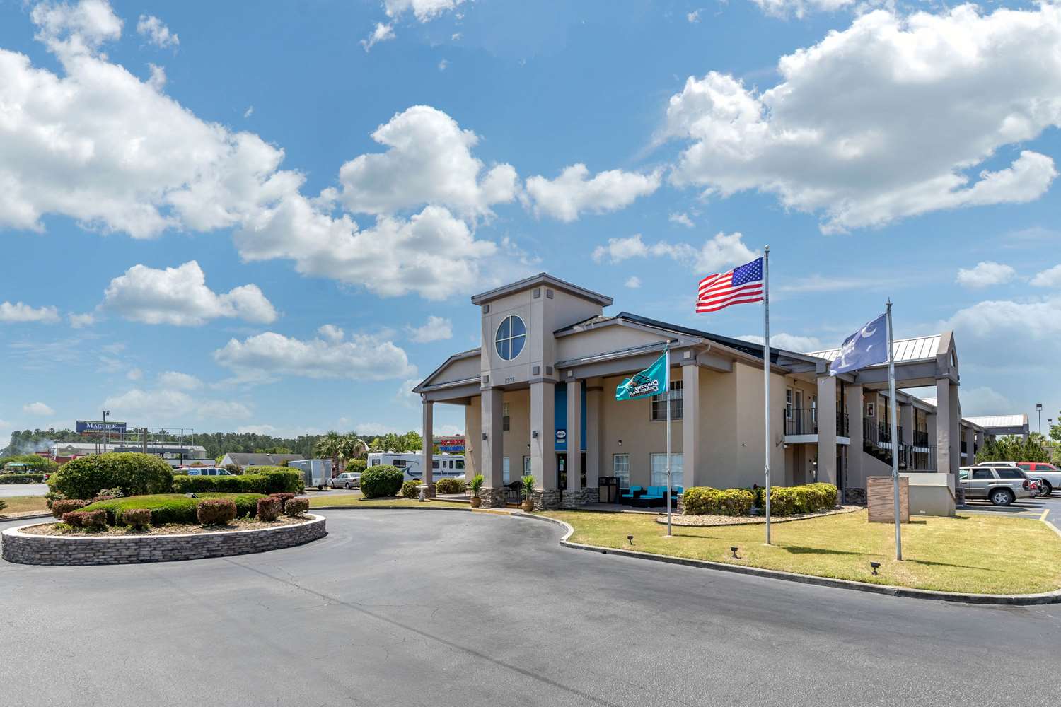 Suburban Studios at the University 41/43