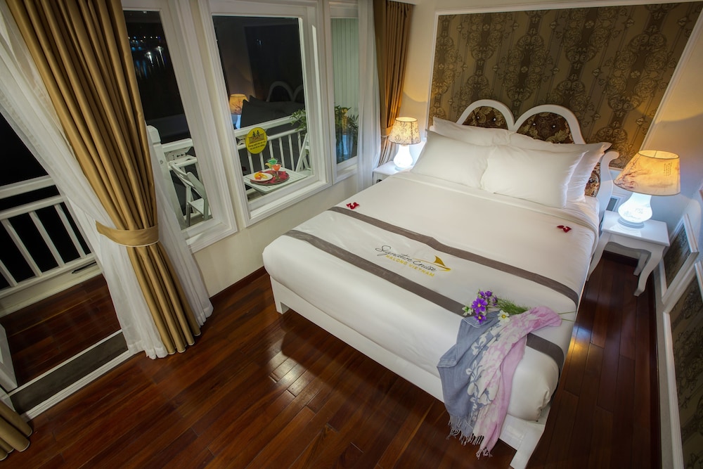 Signature Royal Halong Cruise 3/36