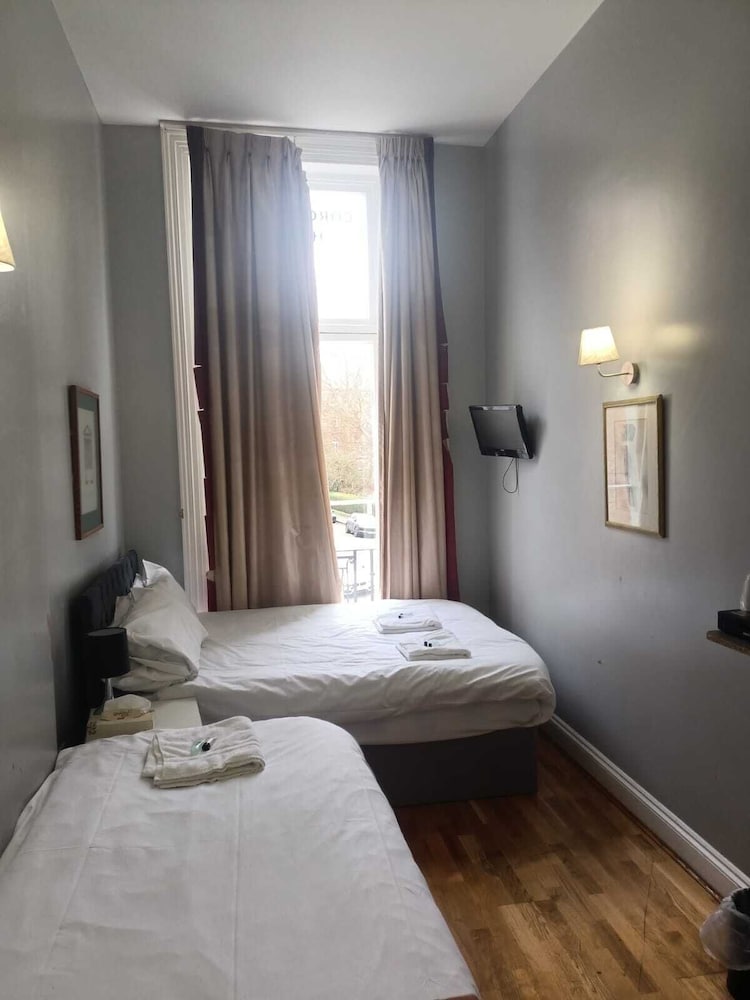 Coronation Hotel 24/50