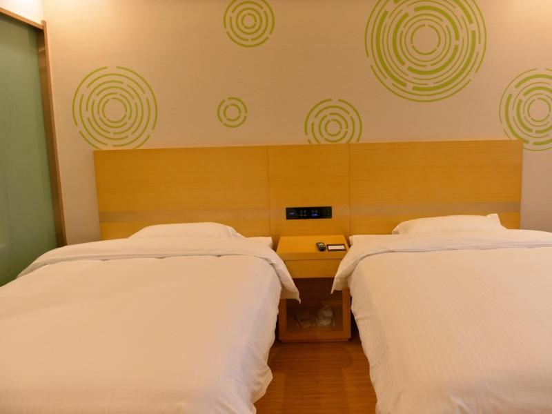 GreenTree Inn Luoyang Ruyang County Dujuan Avenue Hotel 14/18