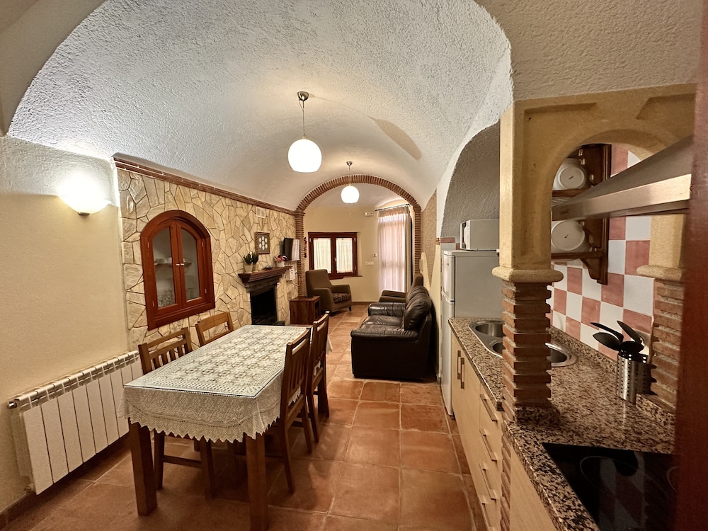 Cuevas La Granja 35/50