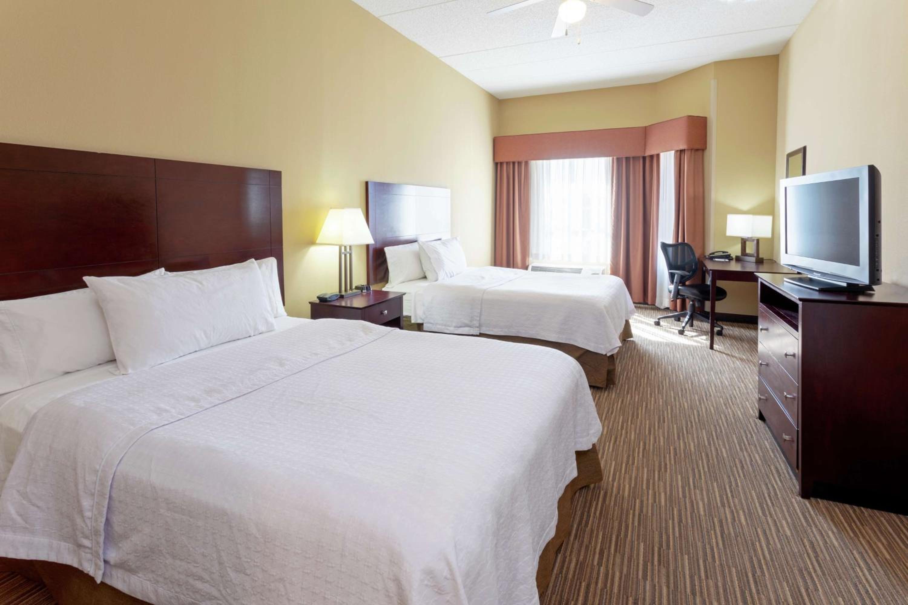 1 Bedroom, Suite, 2 Queen Beds, Sofa
