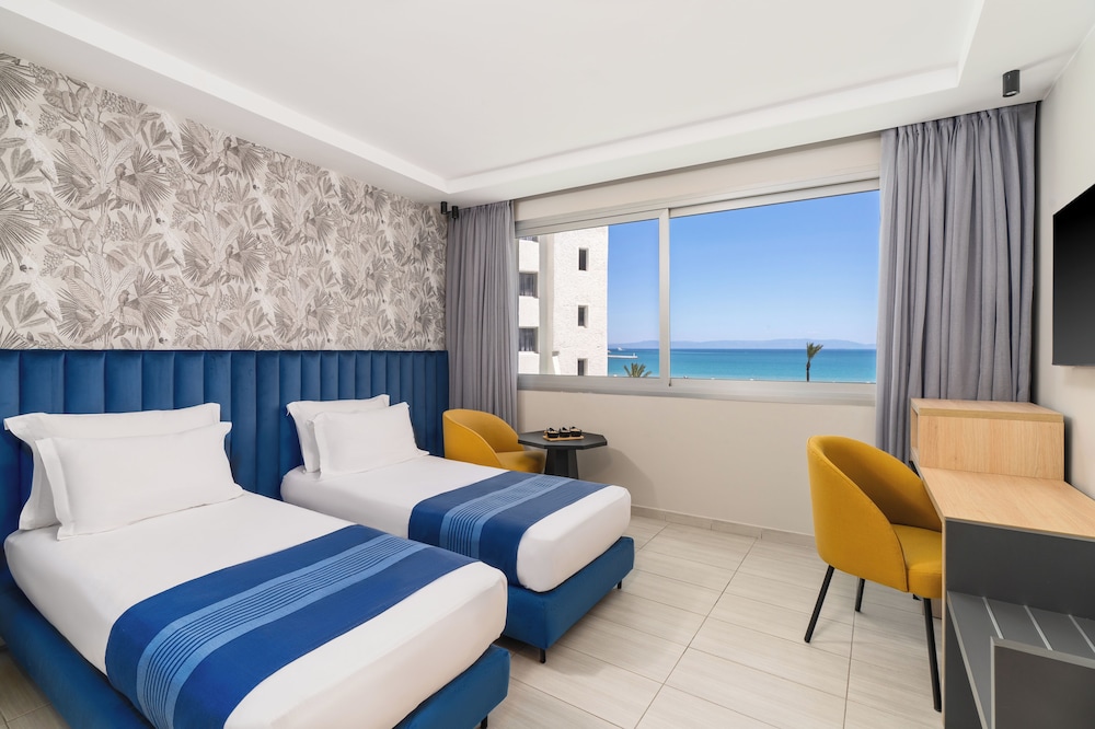 Superior Room, Twin Beds, Sea View