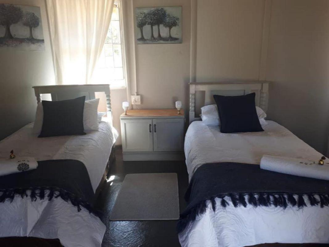 Marico Guest Lodge 12/44
