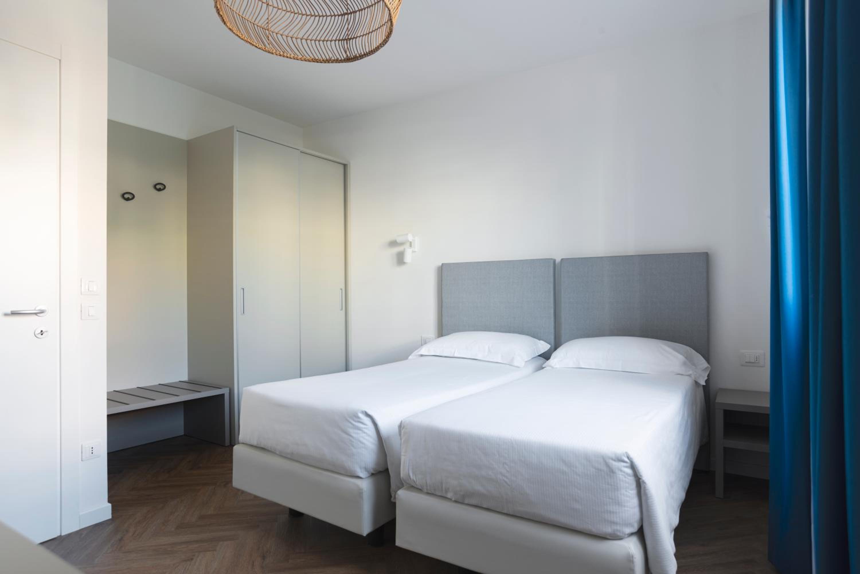 Hotel Atlantico 12/50