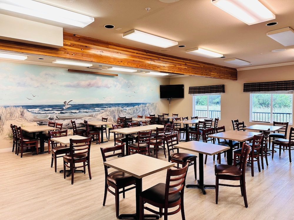 Coratel Inn and Suites By Jasper Ocean Shores 34/50