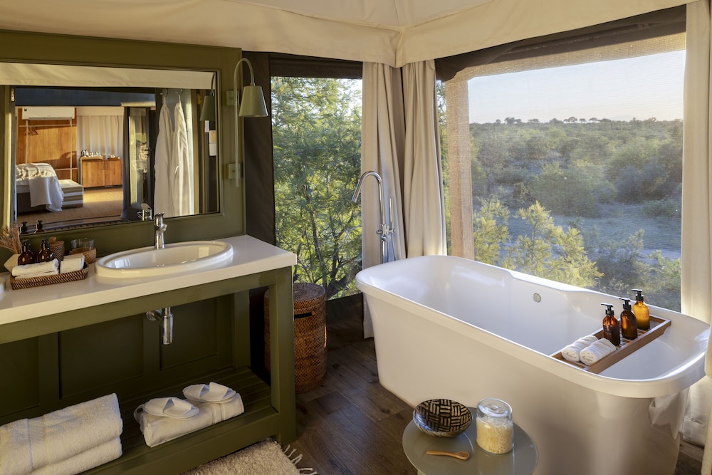 Simbavati Hilltop Lodge 48/50