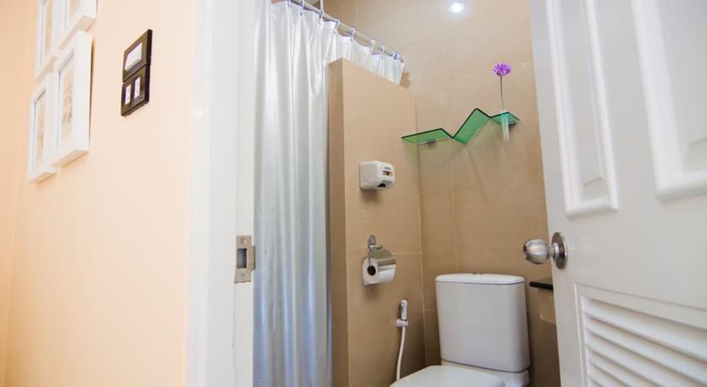 Boonsiri Boutique Hotel 49/50