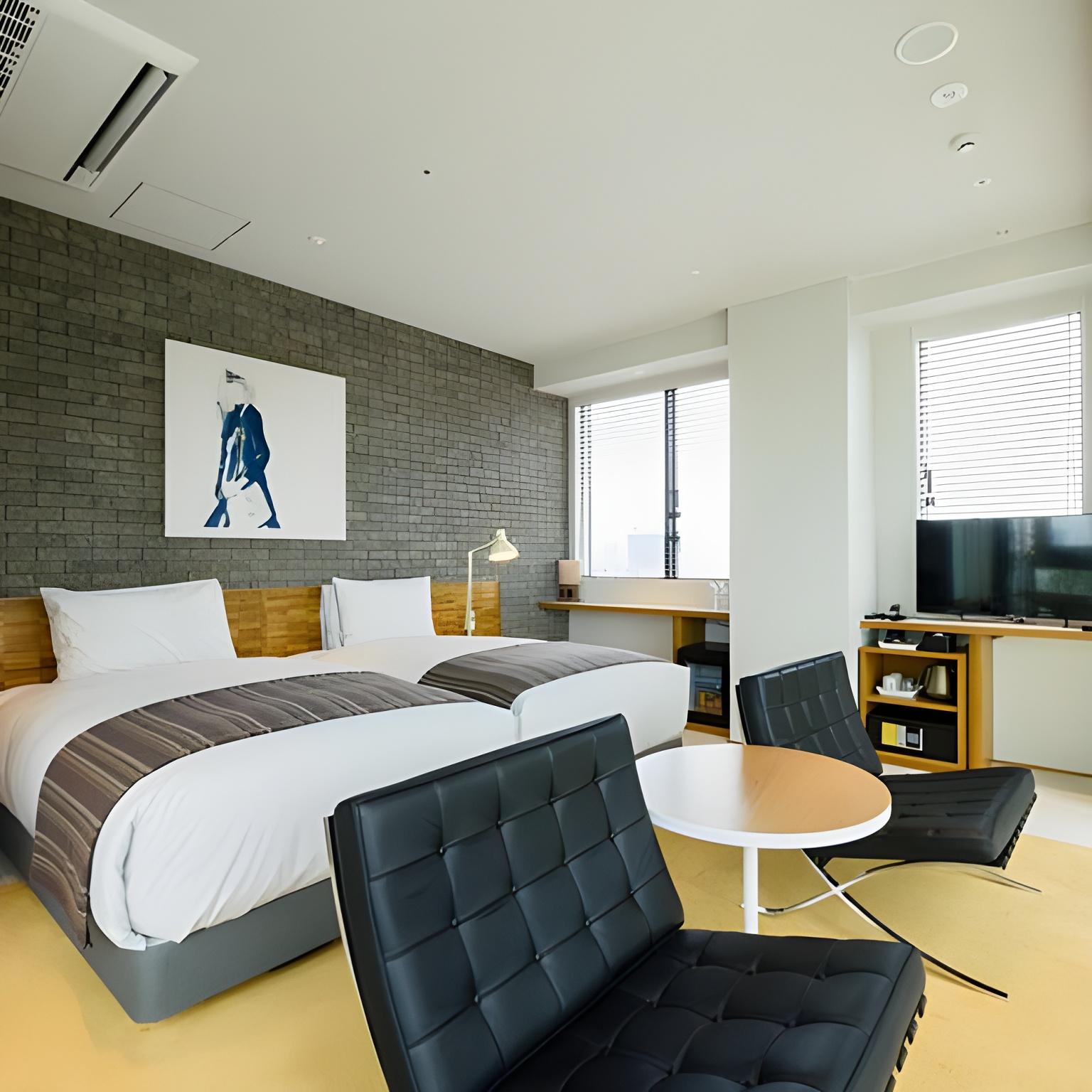 Penthouse, Twin Beds, Night View