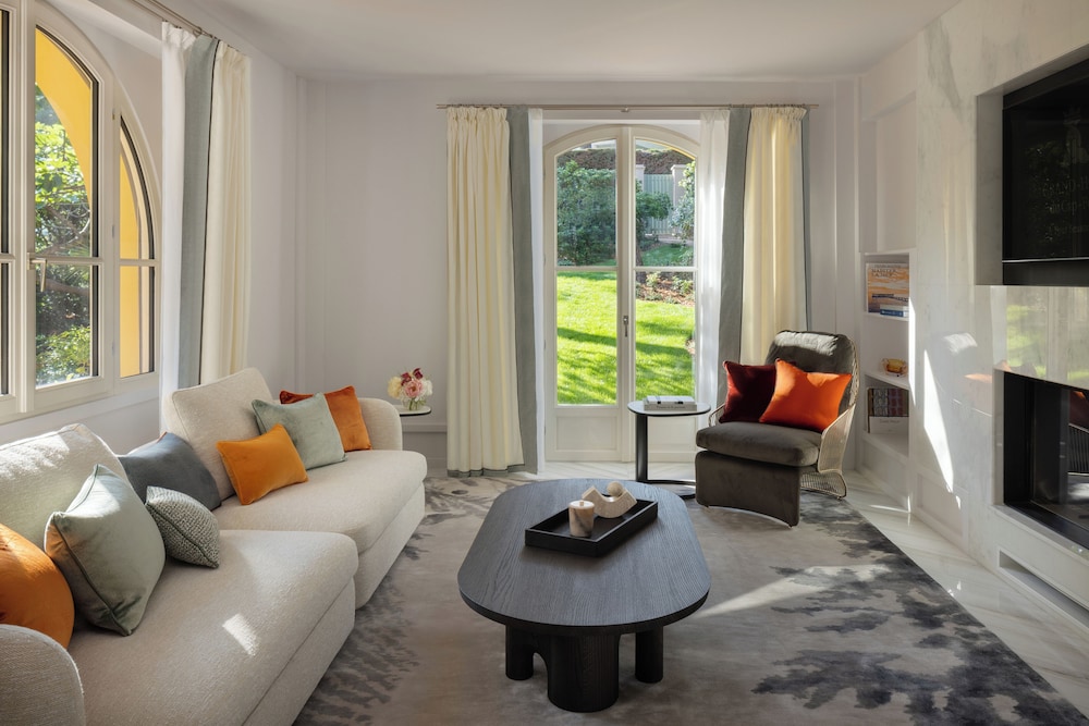 Villa, 2 King Beds, Grand Hotel du Cap-Ferrat, a Four Seasons Hotel 2/3