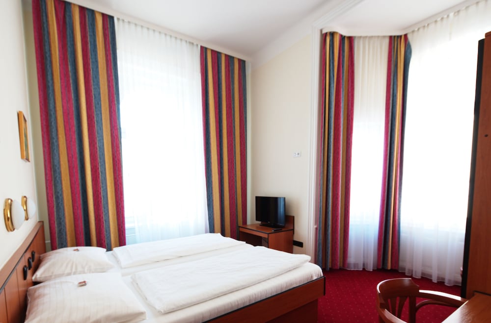 HOTEL DREI KRONEN VIENNA CITY 29/74