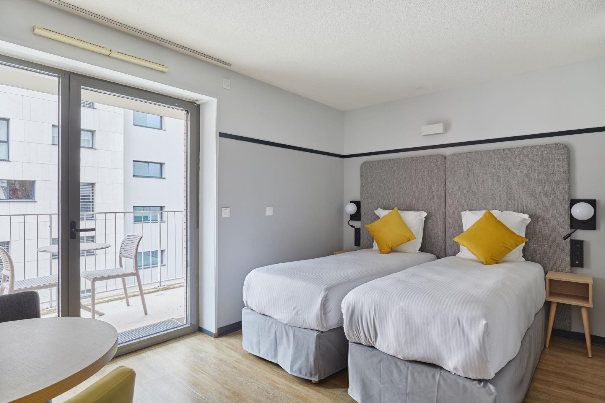 1 Bedroom, Apartment, Twin Beds, Sofa, Balcony