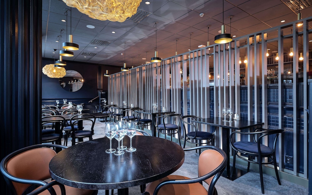 restaurant cafeteria